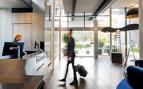 Peppers Gallery Hotel